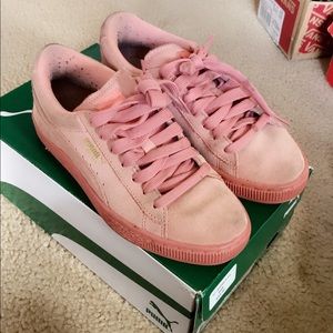 Pink Suede Puma’s